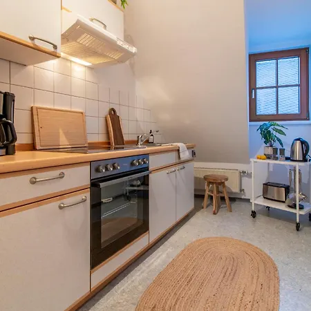 Altstadtflair I Zentrum I Schlossnaehe Шварценберг